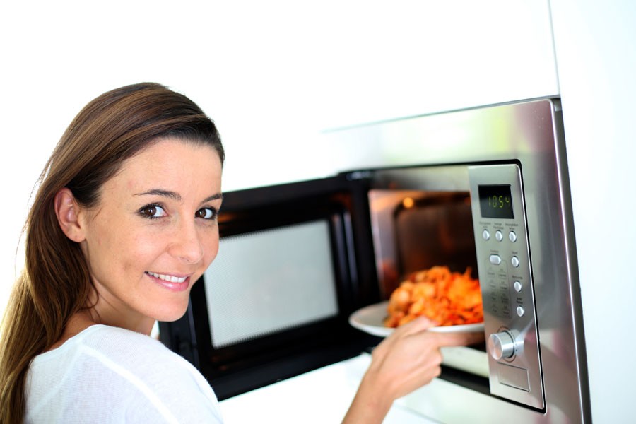 Tiempo óptimo de calentamiento de los alimentos en Microondas